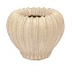 Arne Bang riflet vase 3 udført i stentøj. Signeret Arne Bang. H: 11cm. D: 14cm