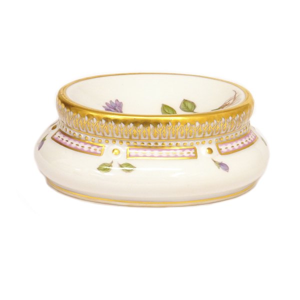 Flora Danica saltkar 3625. Royal Copenhagen saltkar 3625 "Primula integrifolia 
Oed.". H: 4,5cm. L: 11cm